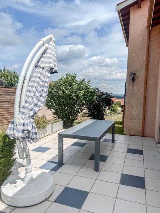 Magnifique Maison A Lentilly - Piscine Exterior photo